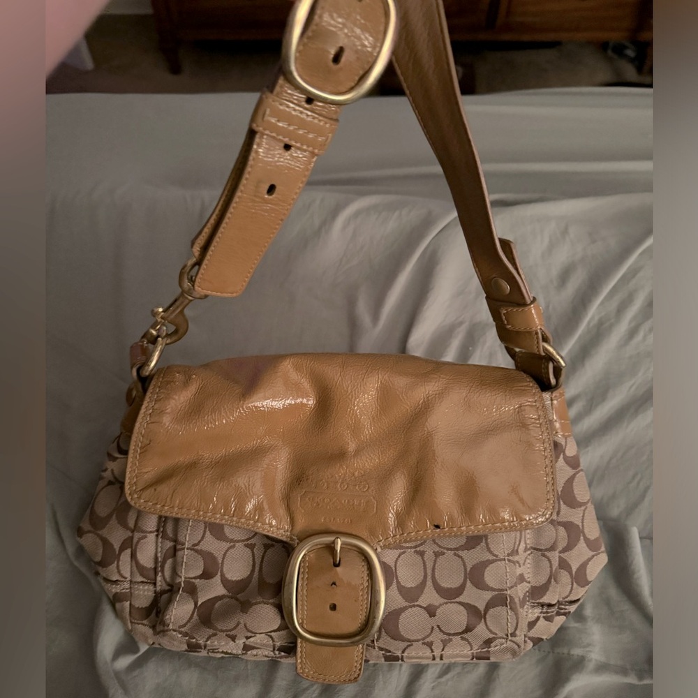 Coach bag brown medium sized not too heavy lightweight